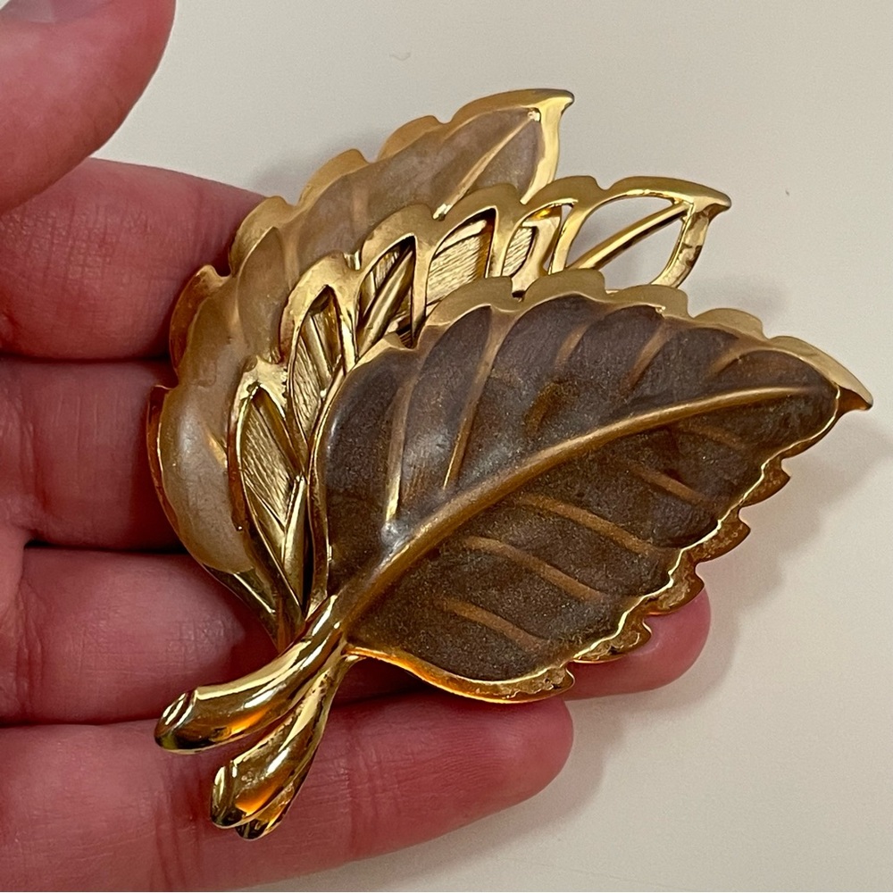 Vintage Gold Tone Fall Autumn Leaf Enamel Cottage Core Boho Fairy Brooch / Pin